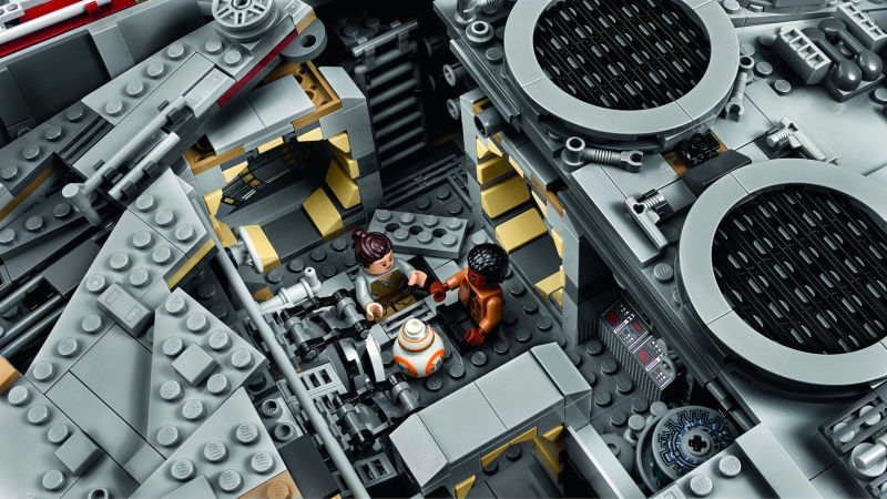 Illustration for article titled El set de Lego más grande de la historia es una increĂble rĂ©plica del HalcĂłn Milenario hecha con 7.541 piezas